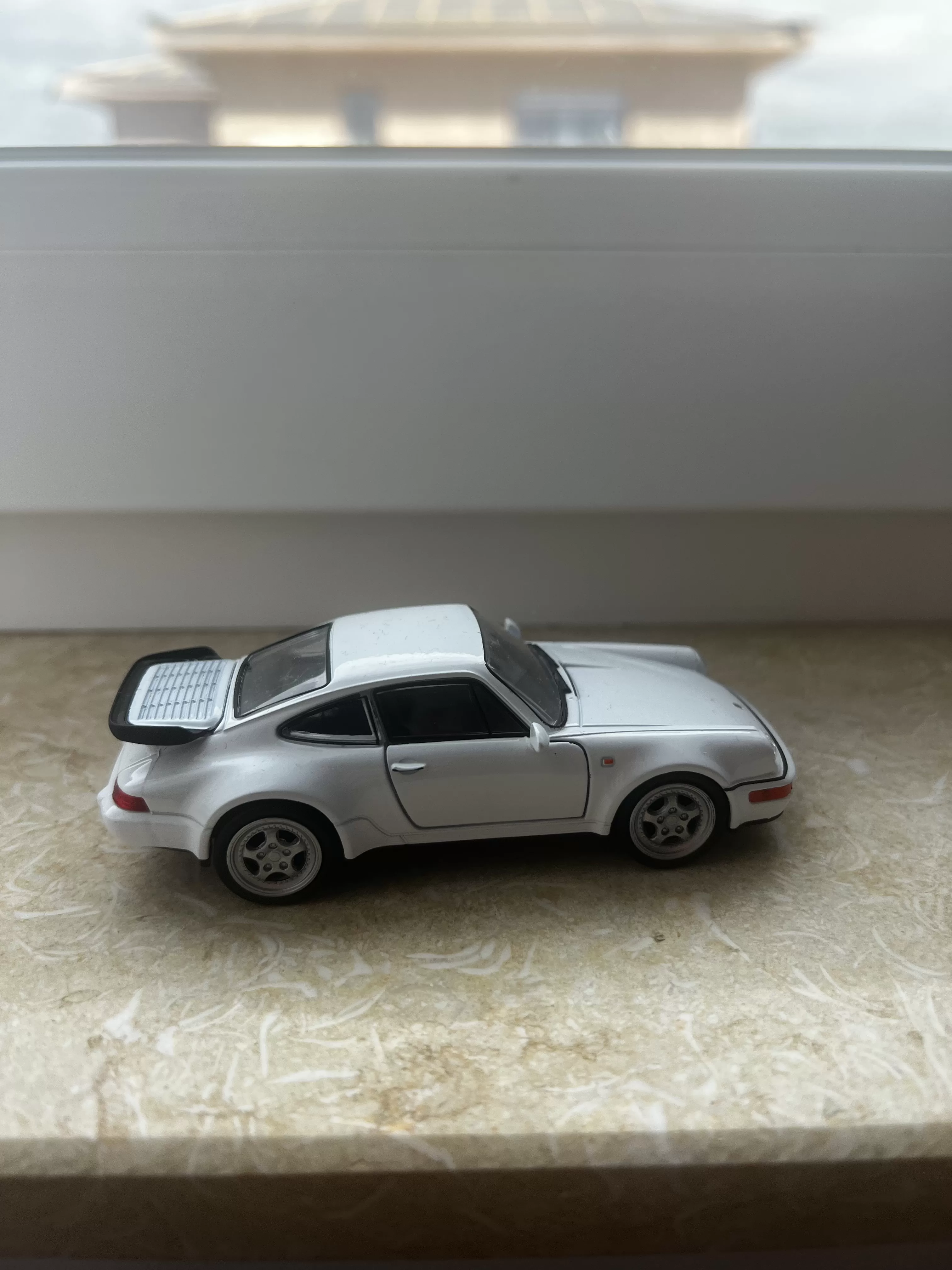 Mașinuța de jucărie Porsche